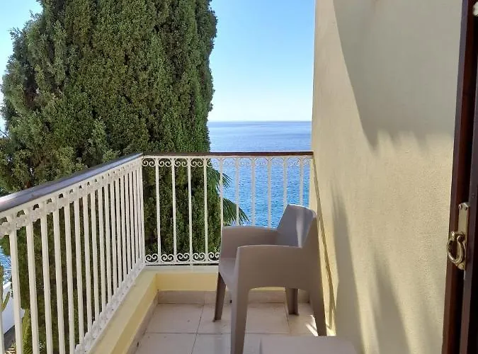 Club * Santa Cruz (Madeira)