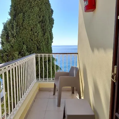 Club * Santa Cruz (Madeira)